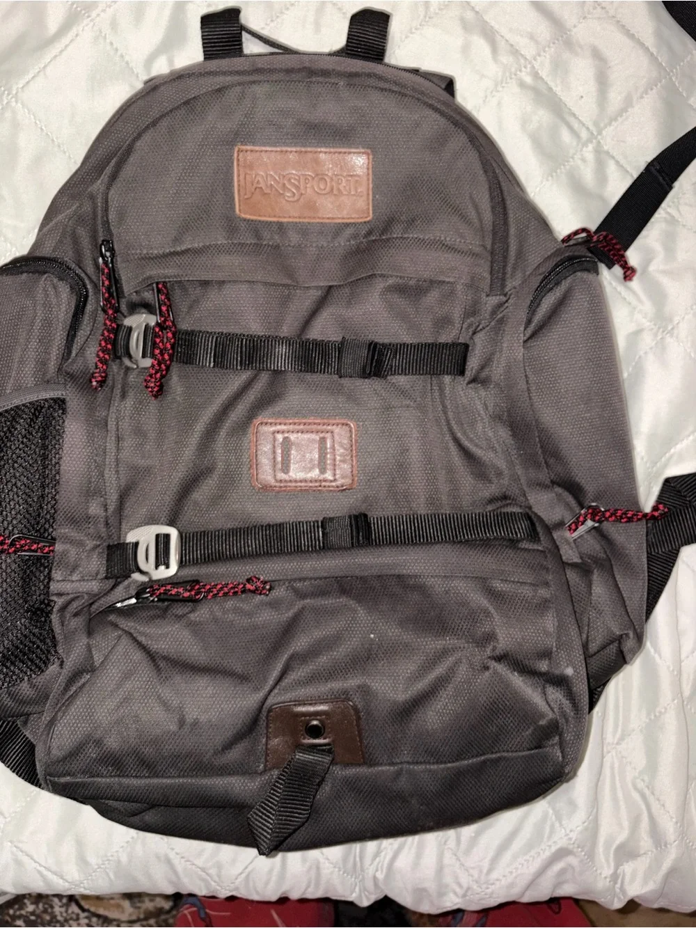 Jansport Growler Backpack 1705cu. Hold 15" Laptop Or 3L Hydration Bladder - Picture 1 of 9